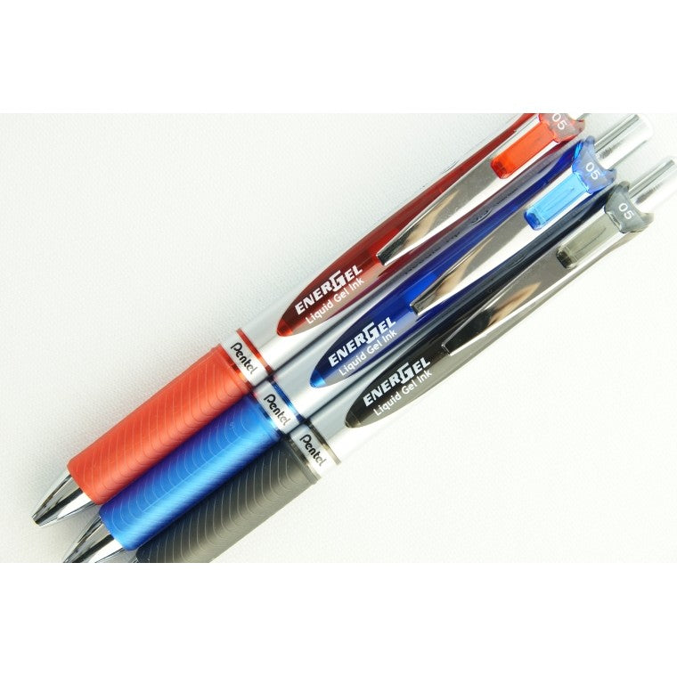 ＃ｴﾅｰｼﾞｪﾙBLN75ｼﾙﾊﾞｰ軸 黒 ＃エナージェルノック式　０．５ｍｍ　黒 ぺんてる :4902506254702