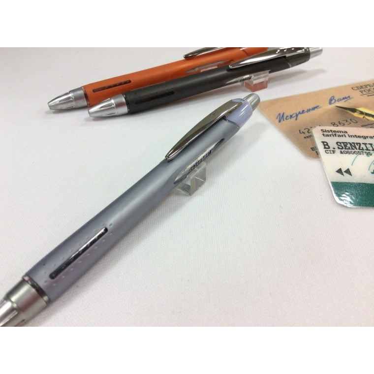 ＃ジェットストリーム０．７ｍｍ　銀／黒 三菱鉛筆(株) :4902778019634